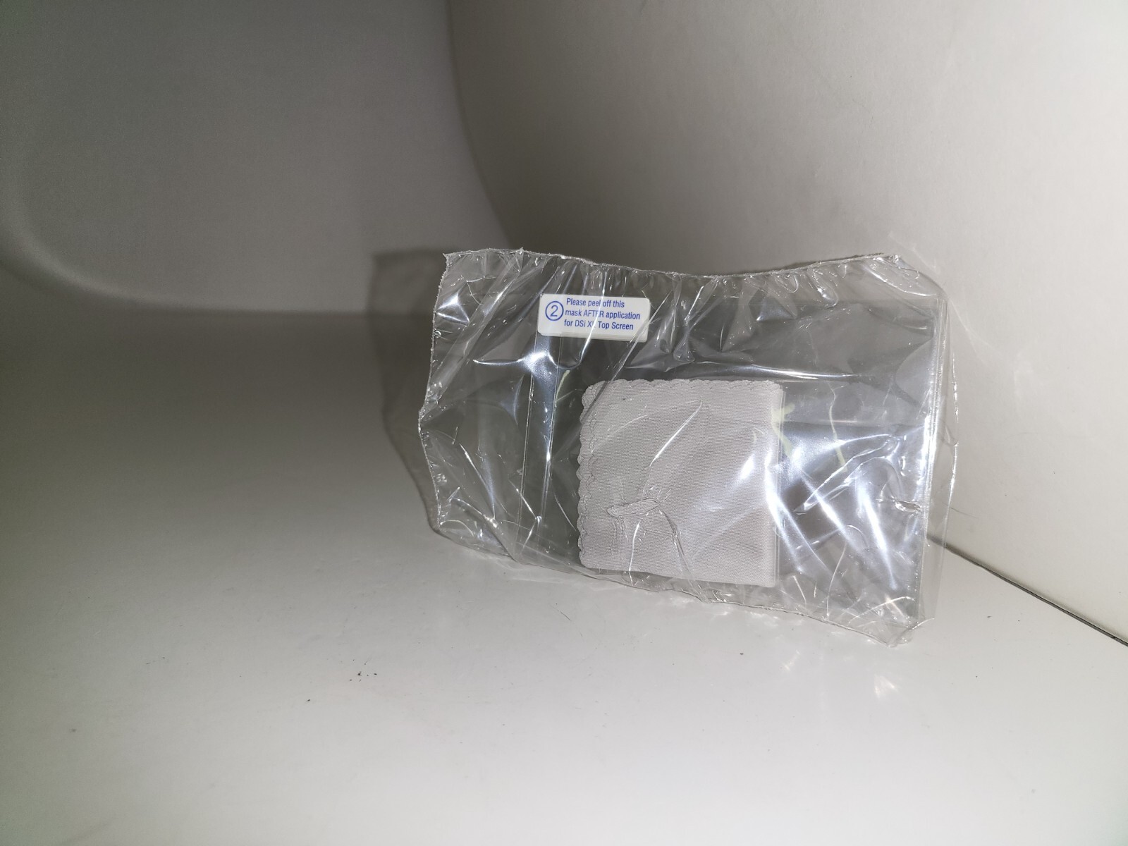 2 Plastic Screen Protectors+ Cloth for Nintendo DSI XL 1 Top & 1 Touch Screen J6