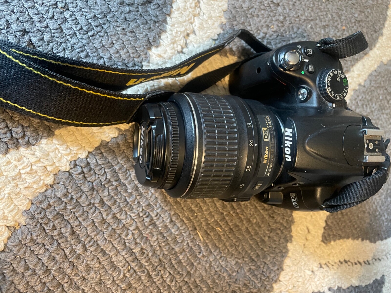 Nikon D5000 Digital SLR Camera with 18-55mm VR Lens - Black