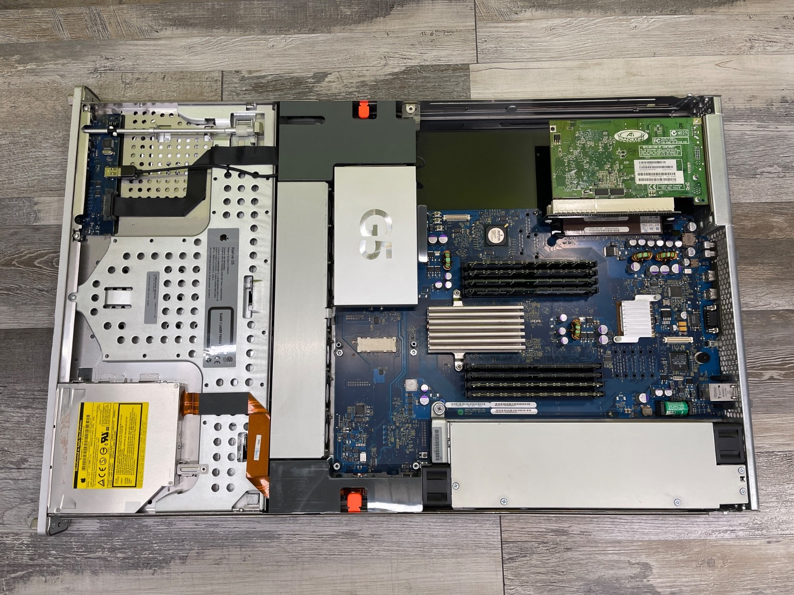Apple Xserve G5 A1068 PowerPC (PCI-X) 2.0GHz 8GB 2TB HD 10.4