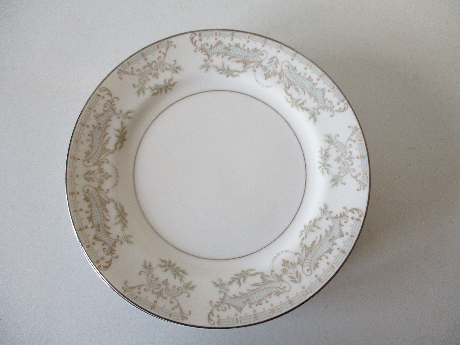 6 Mikasa Peyton 5509 Bread & Butter Plates 6 1/2