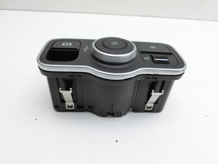 Mercedes W177 A200d 18-22 Lichtschalter Bedienteil Parkbremse Mercedes W177 A200d 18-22 12.07.2019 A2479052902 gebraucht Vorschau 2