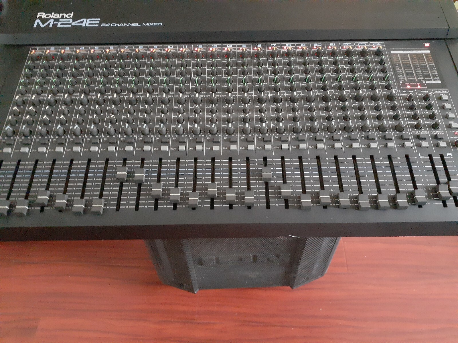 【貴重品】 Roland ローランド M-24E アナログミキサー 現状渡し 貴重品】 Roland ローランド M-24E アナログミキサー 現状渡し