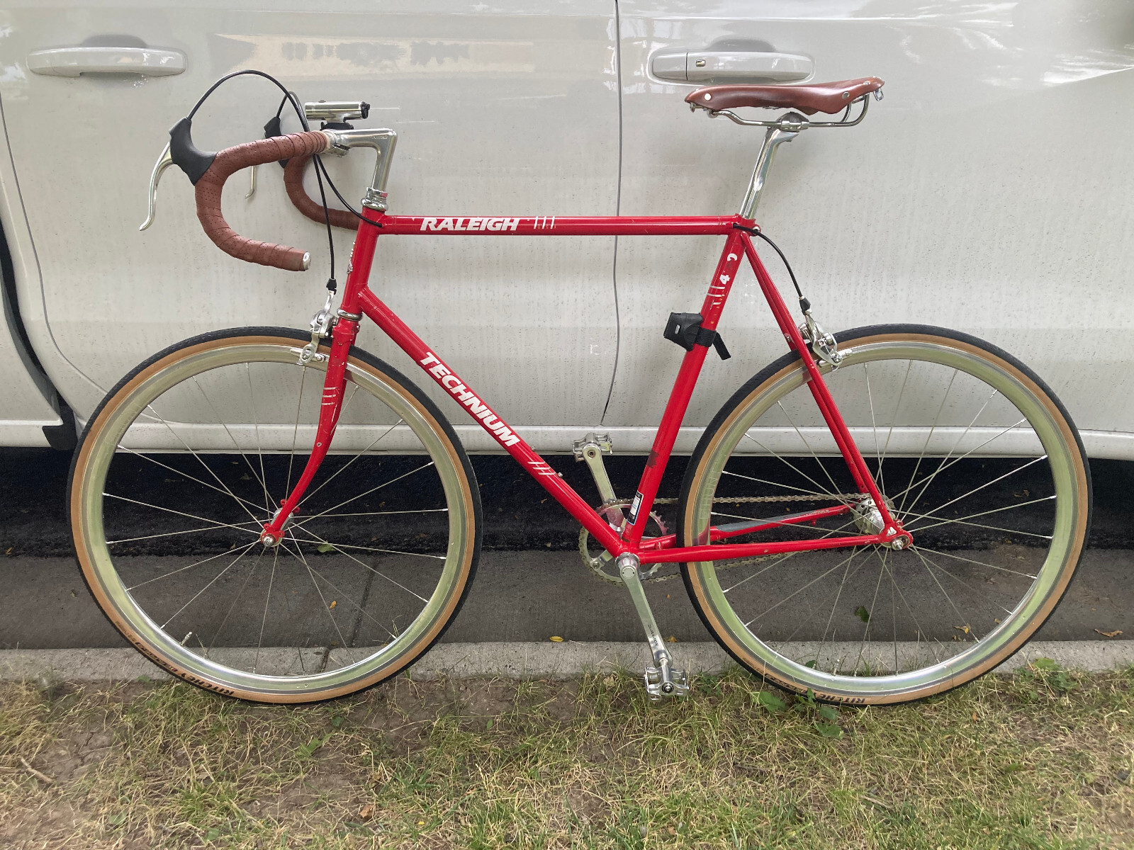 Raleigh - THHK 2017 Raleigh Venture 4.0 – Specs, Comparisons, Reviews – 99
