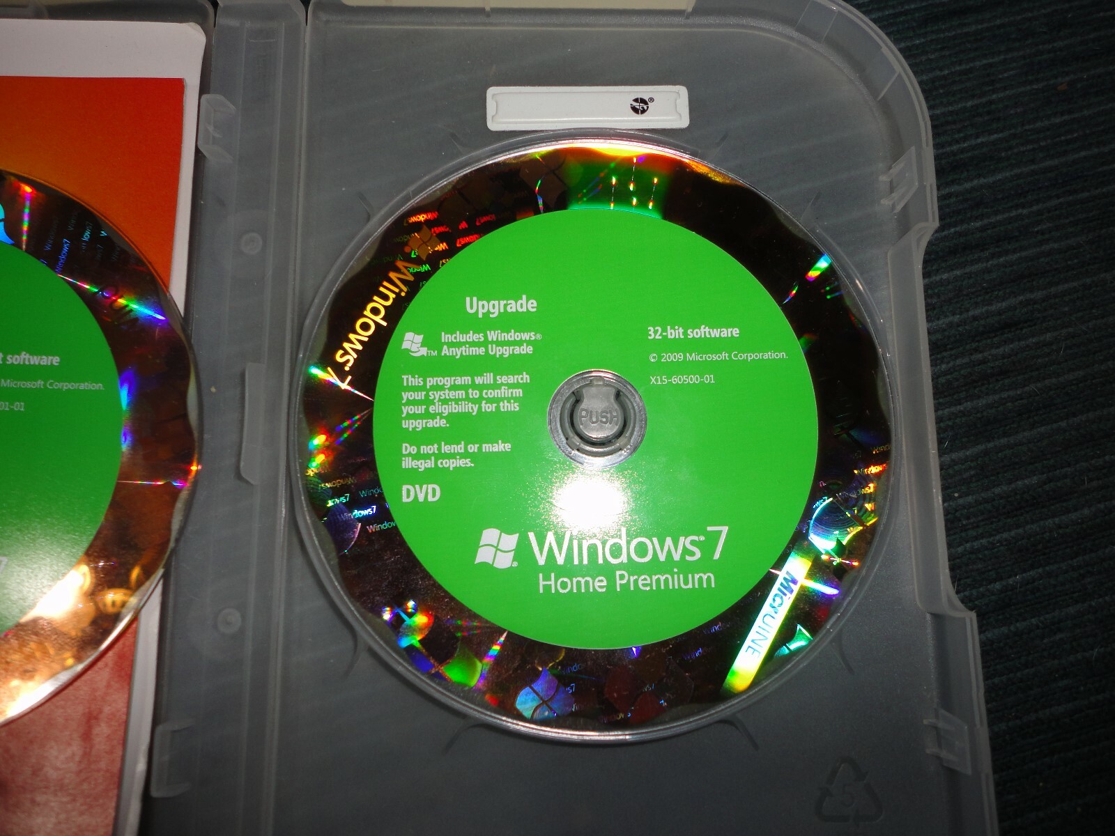 Windows 7 Home Premium 32 & 64-Bit DVD`S