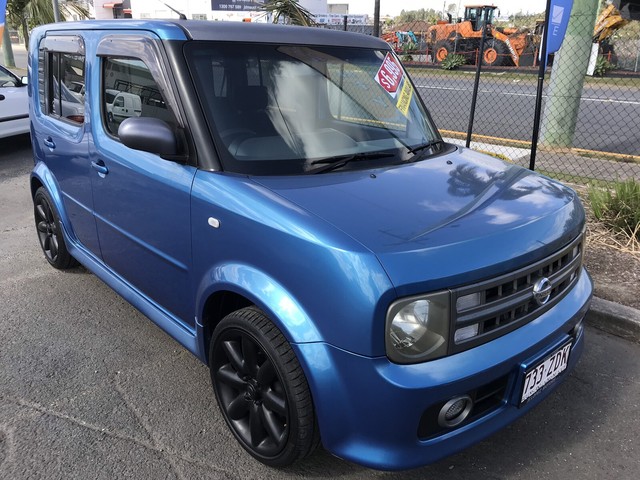 Nissan cube 2004 год