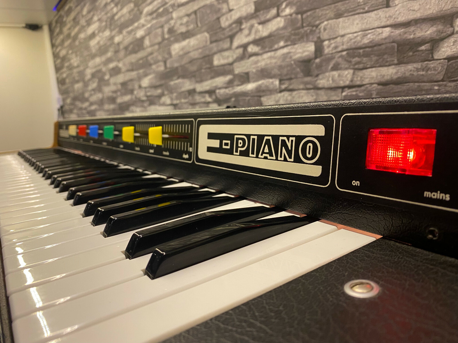 E piano