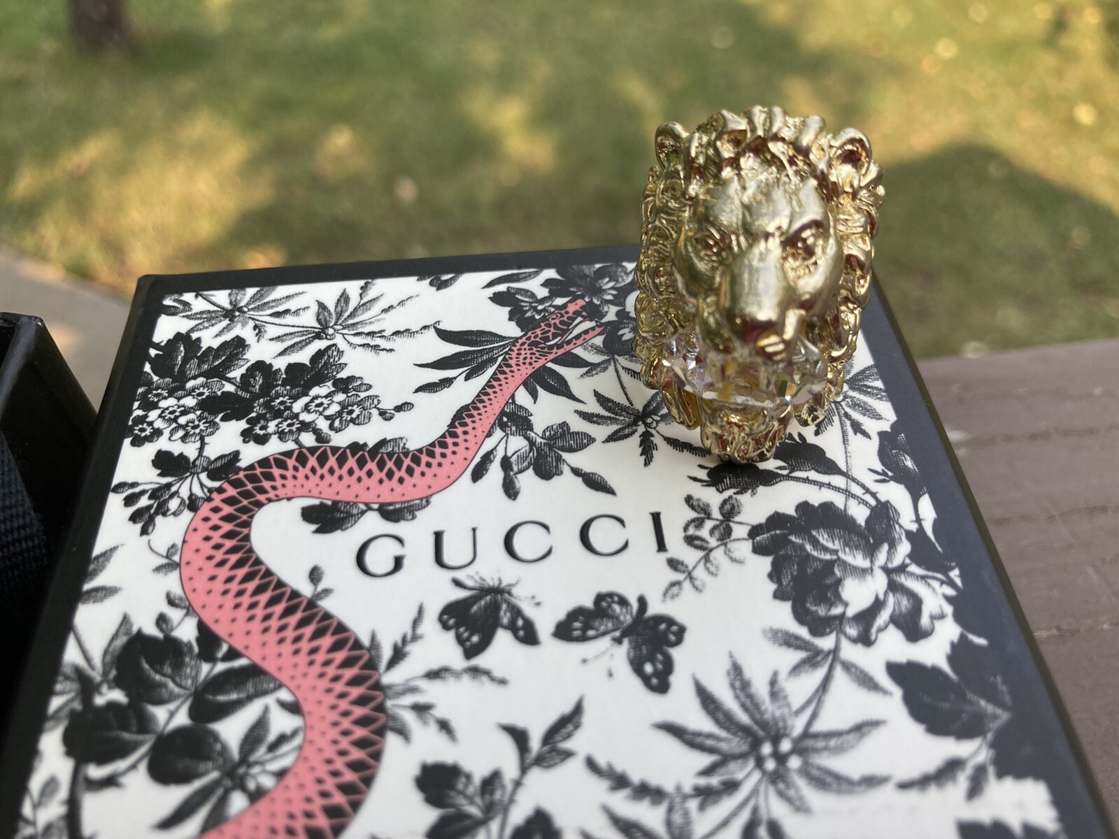 NWB Gucci Gold Lion Head Cocktail Ring Crystal Size 16 NWB Gucci Gold Lion Head Cocktail Ring Crystal Size 16