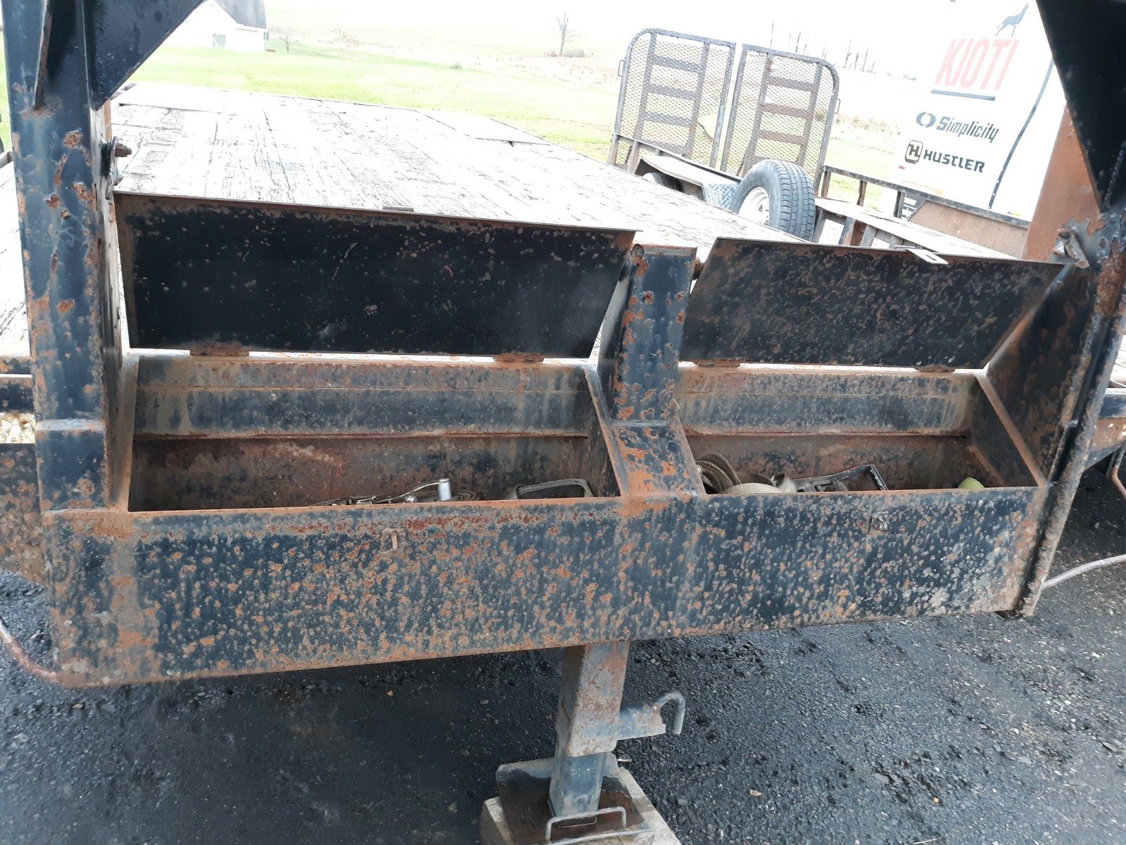 2000 Pequea 24' gooseneck trailer w/ dovetail and ramps, 14000 GVW used