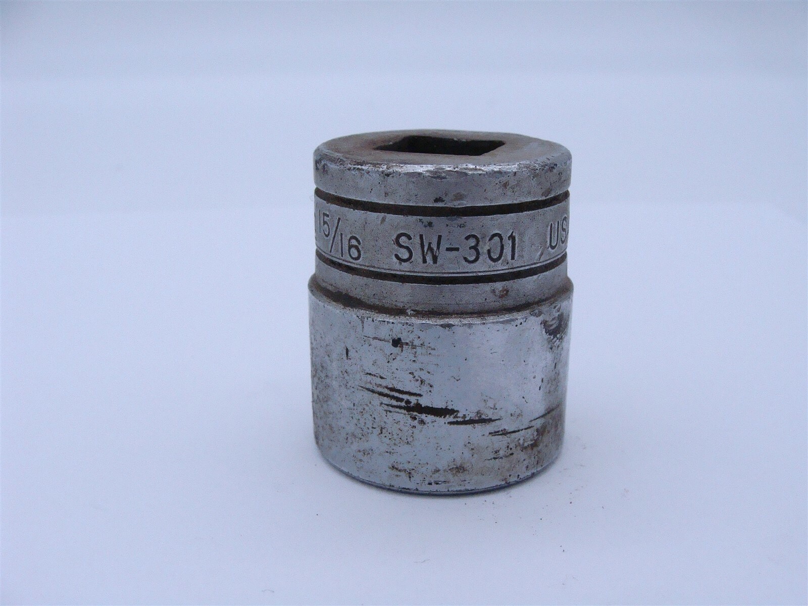 Snapon 1/2" Drive 12 Point 15/16" Shallow Flank Drive Socket Sw301