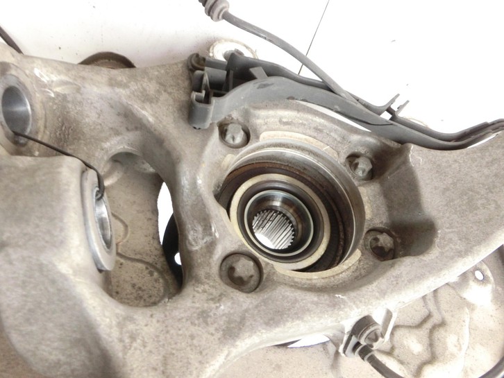 Mercedes C205 C400 15-18 3,0 245KW Achsschenkel Radnabe Links Vorne Mercedes C205 C400 15-18 04.05.2017 A2053322700... Vorschau 5