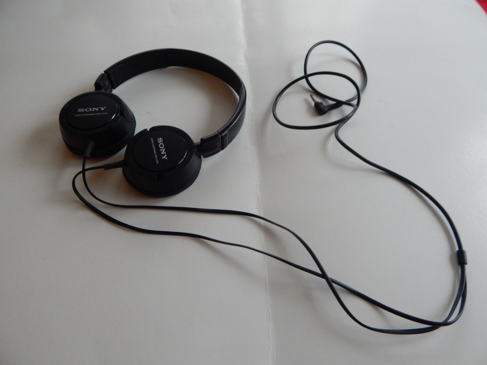 【BT100%】iPhone11 黒 Amazon.com: Sony ZX Series Wired On-Ear Headphones, Black