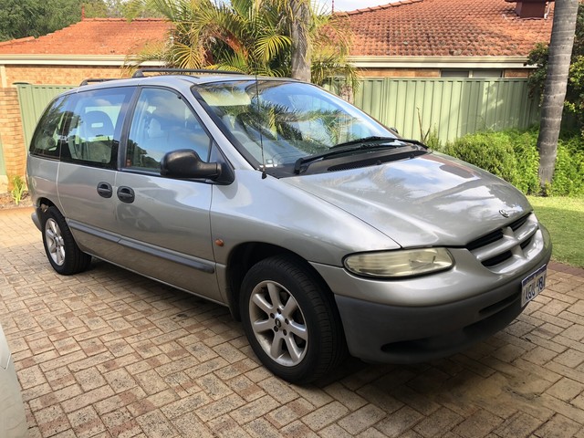 Chrysler voyager se