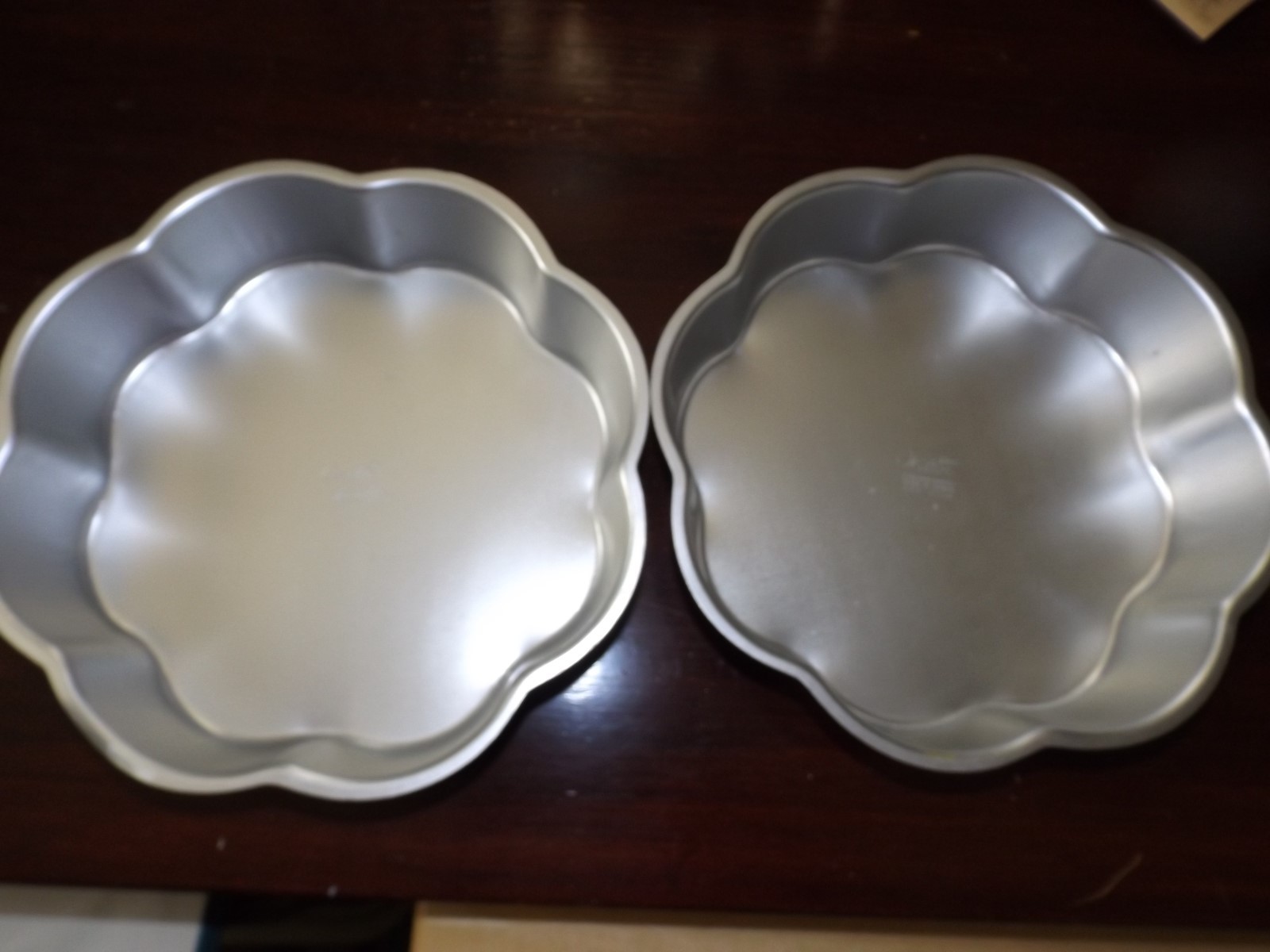 Lot of 2 Vtg 1971 Scalloped 9