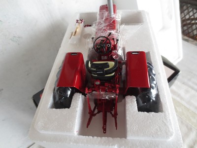 ERTL PRECISION 1/16 SCALE FARMALL 706 WIDE FRONT END FARM TOY TRACTOR NEW!!