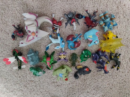 Pokemon mini figure lot Banpresto Bandai Set Japan Authentic Pikachu Umbreon