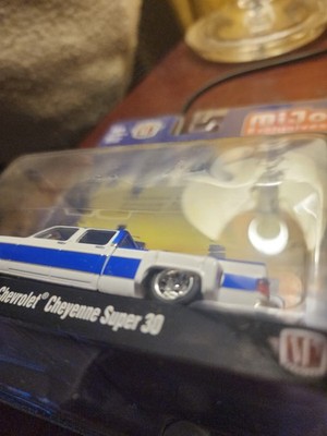 M2マシーン 1977 シボレー・シャイアン・スーパー 30 (チェイスカー) M2 Machines 1:64 1977 Chevrolet Cheyenne Super 30 LA Blue