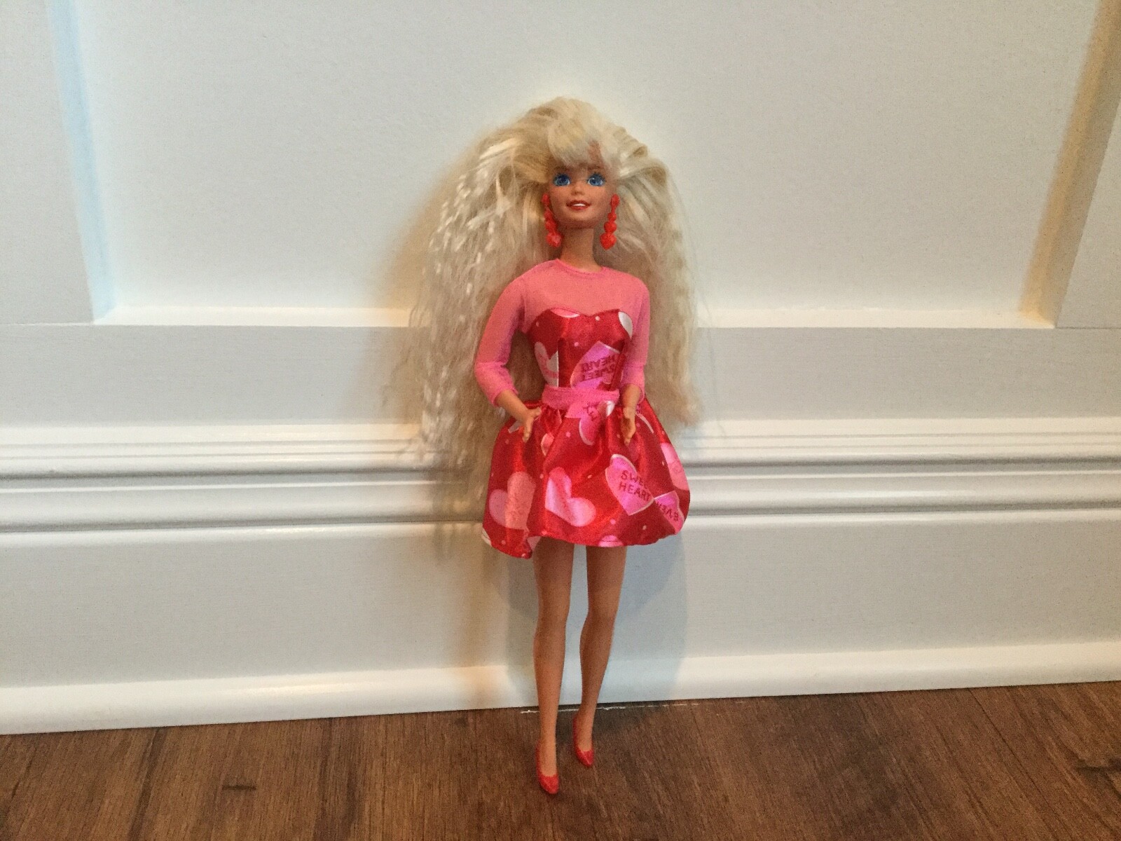 1993 B MINE VALENTINE'S SPECIAL EDITION BARBIE DOLL, MATTEL # 11182 1993 B MINE VALENTINE'S SPECIAL EDITION BARBIE DOLL, MATTEL # 11182