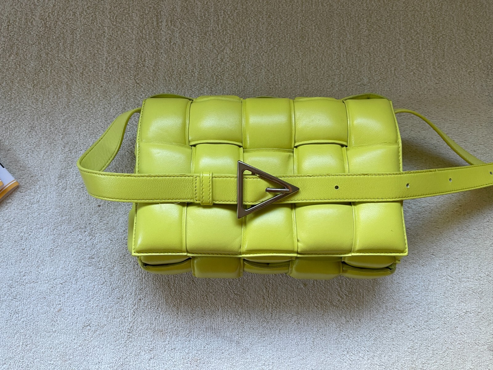 【BOTTEGA VENETA】Padded Cassette Bag Acid Green BOTTEGA VENETA Cassette medium padded intrecciato leather