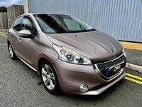 2012 Peugeot 208 1.4 VTi Allure Euro 5 5dr HATCHBACK Petrol Manual