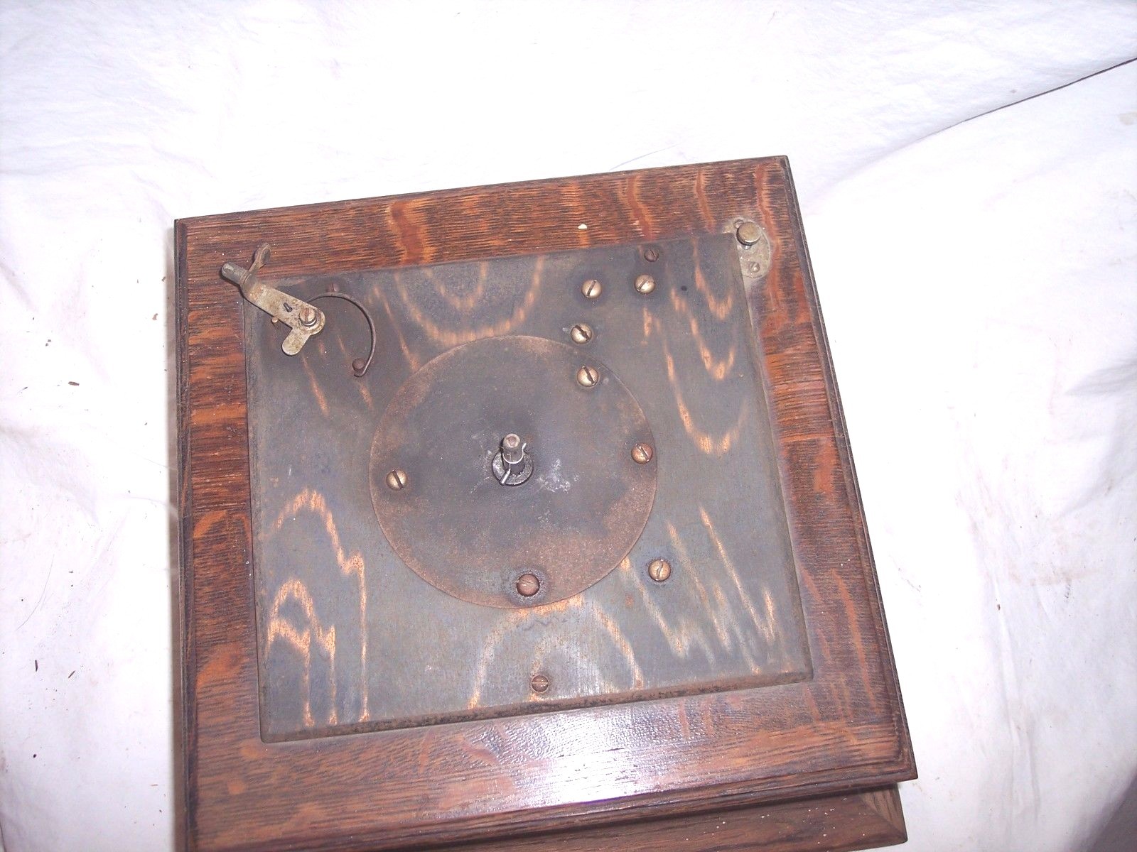 VICTOR P PHONOGRAPH CABINET ,GOOD RUNNING MOTOR , BRAKE, +++