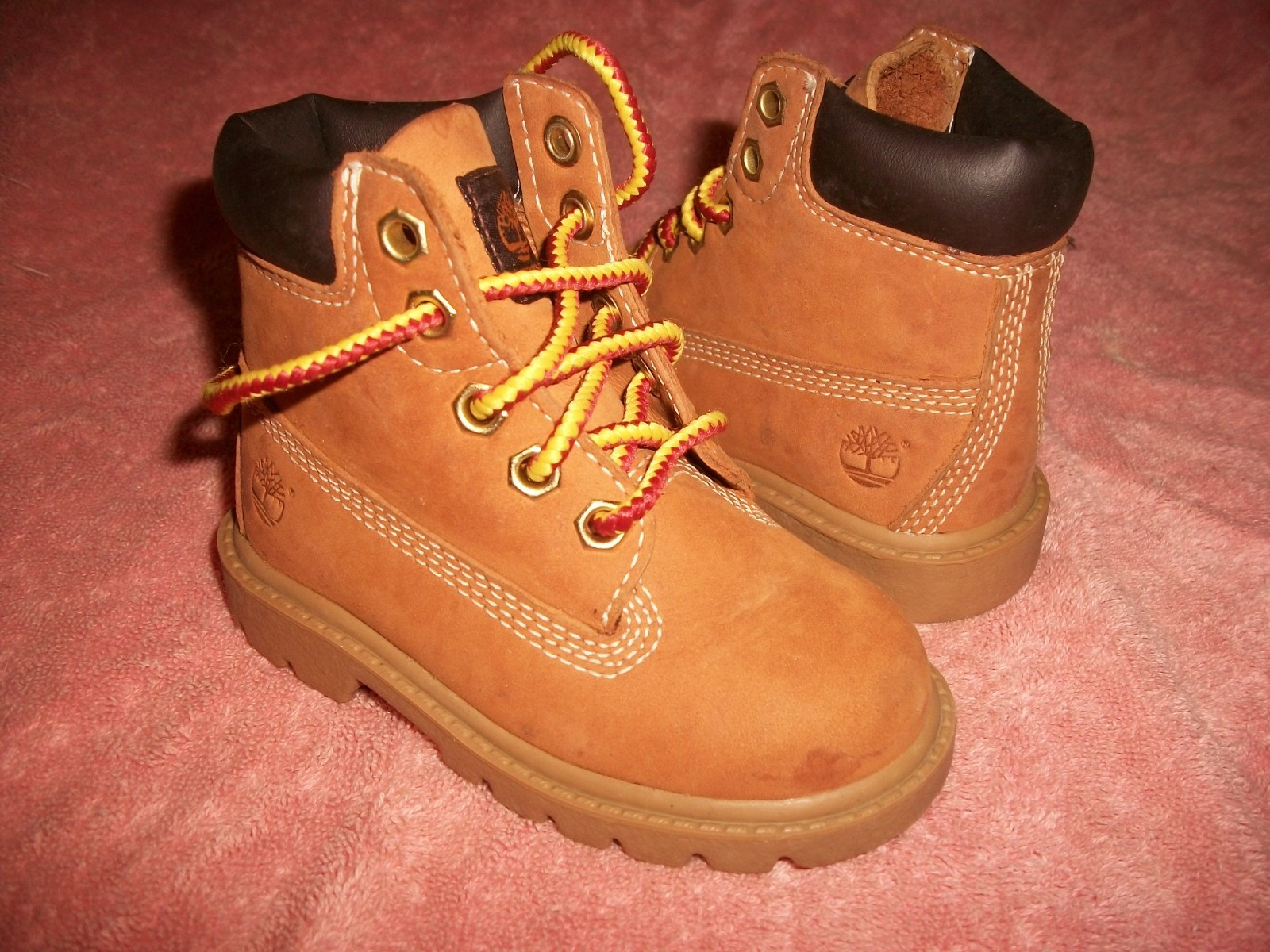 TODDLER TIMBERLAND SHOES SIZE M/M IN EXCELLENT COND