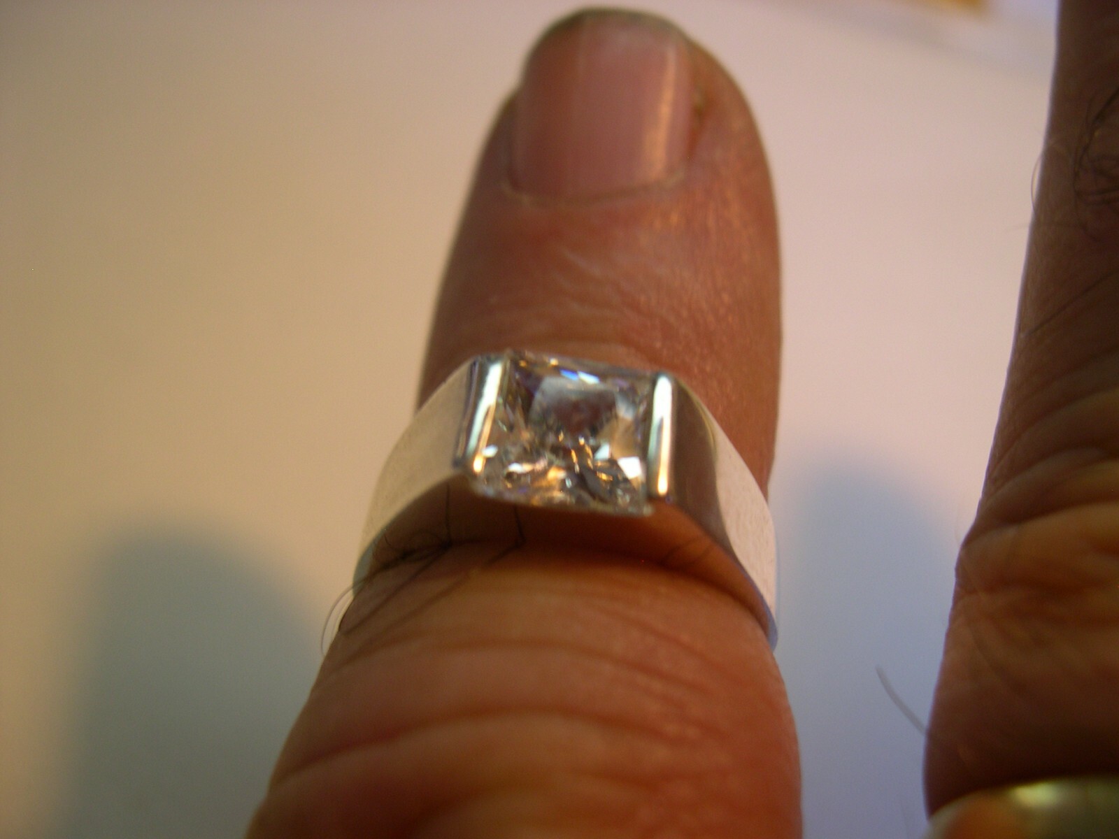 Fine 925 Sterling Silver Ring size 7.5 W/ Nice & Clear Cubic Fine 925 Sterling Silver Ring size 7.5 W/ Nice & Clear Cubic