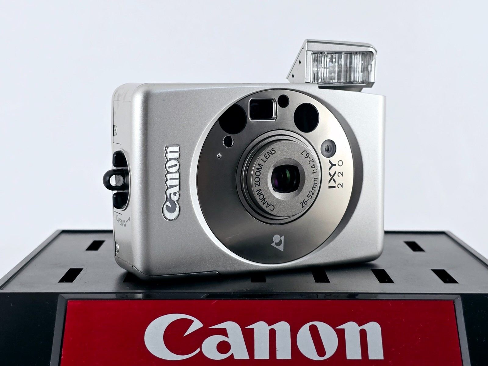 CANON APS カメラ IXY220 500x0.jpg