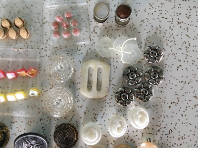Vintage Buttons LOT Assorted Collectible MOP Metal Victorian Picture