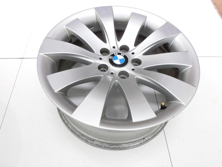 BMW F01 750iX 08-12 1x Felge Alufelge 5X120/120 8X18Zoll ET30 BMW F01 750iX 08-12 09.06.2011 6777777 gebraucht Vorschau 2