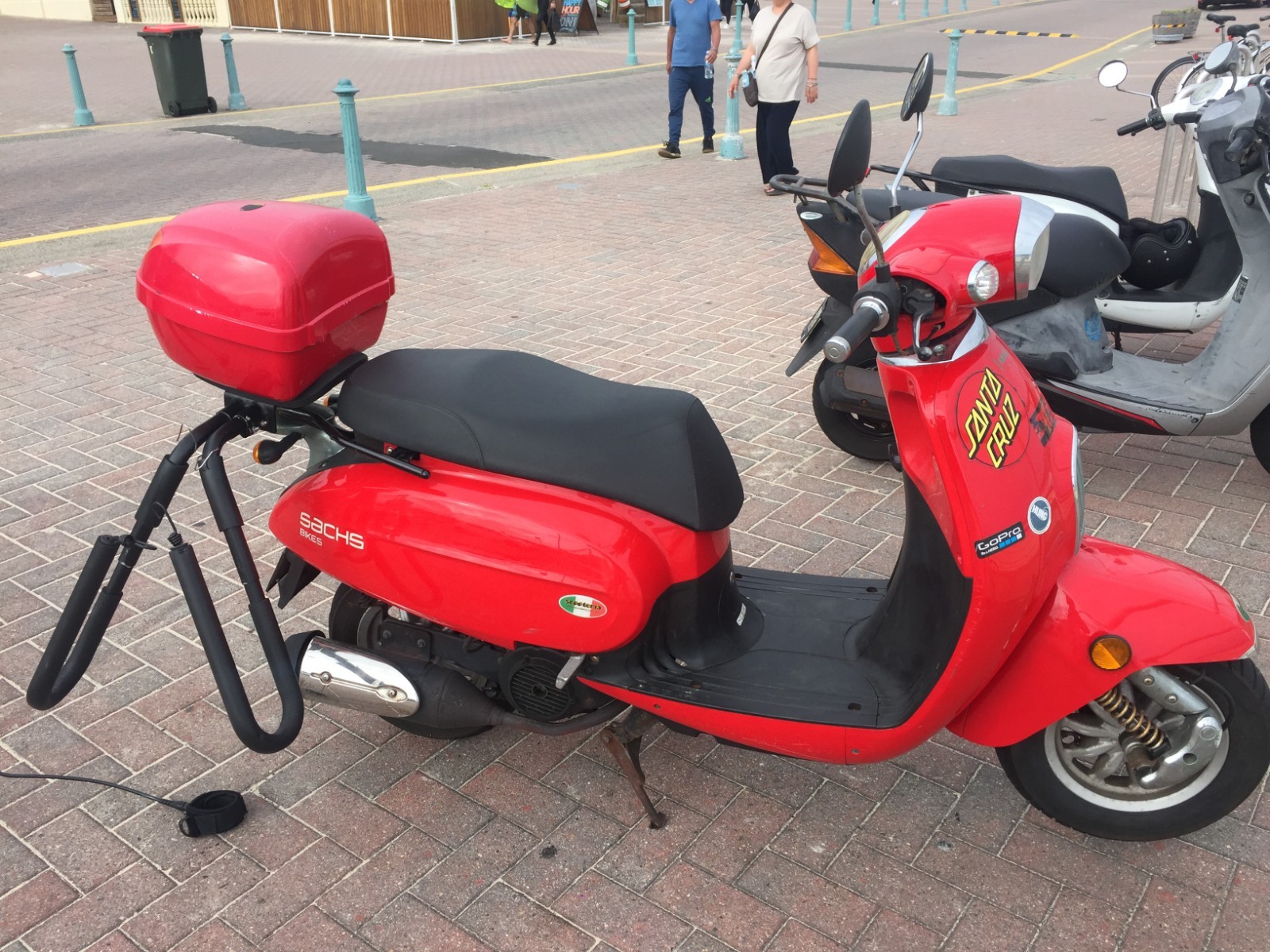 Scooter Sachs Amici 125 cc w/ 2 Helmets ($1,800 AUD)