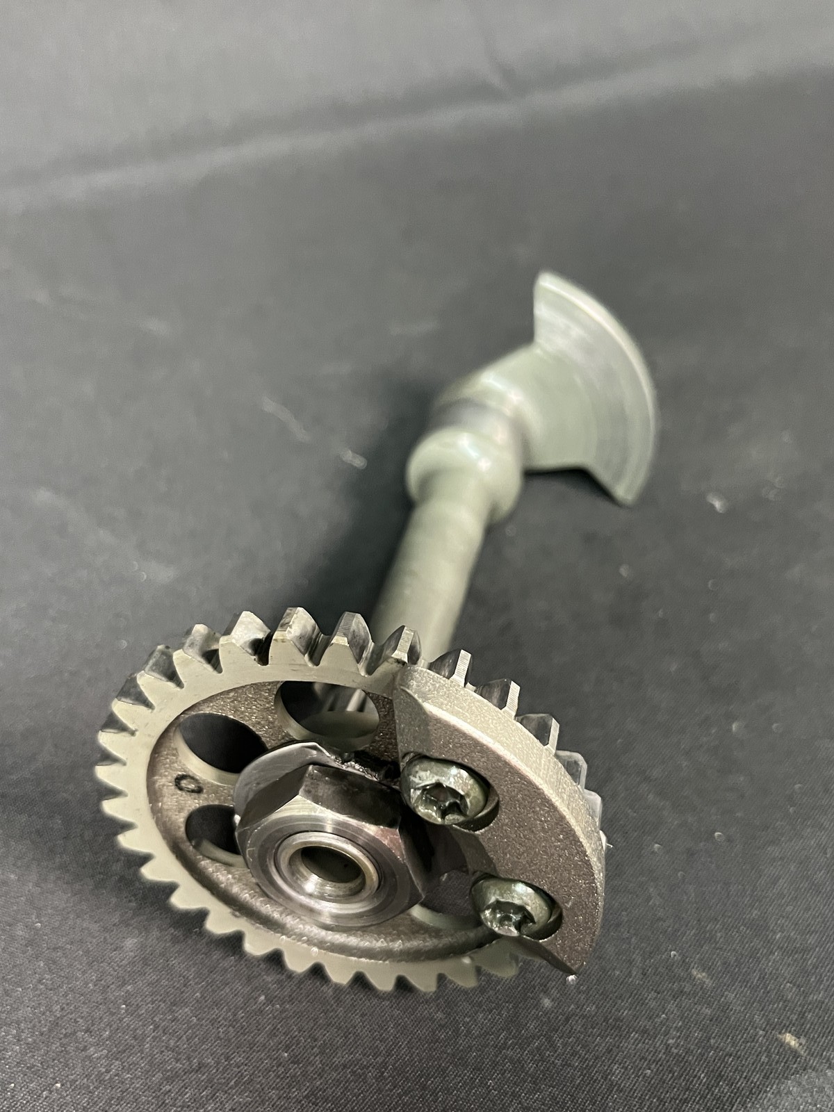 2004 04 Yamaha YZ250F Counter Balance Shaft Assembly OEM 5NL-11455-00-00