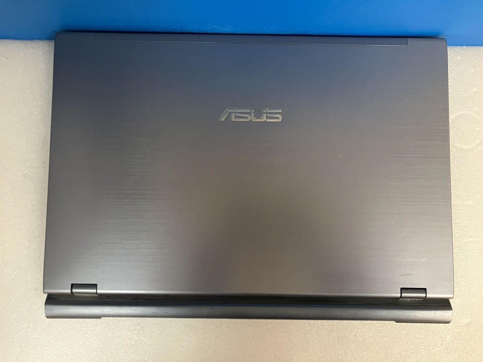 ASUS U56E 15.6