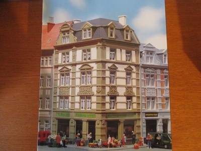 FALLER maquette IMMEUBLE URBAIN D''ANGLE 62 RUE GOETHE neuve éch HO réf 130916