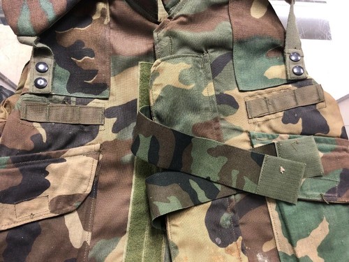 US ARMY Military Body Armor Fragmentation Protective Vest Camouflage Small 1982