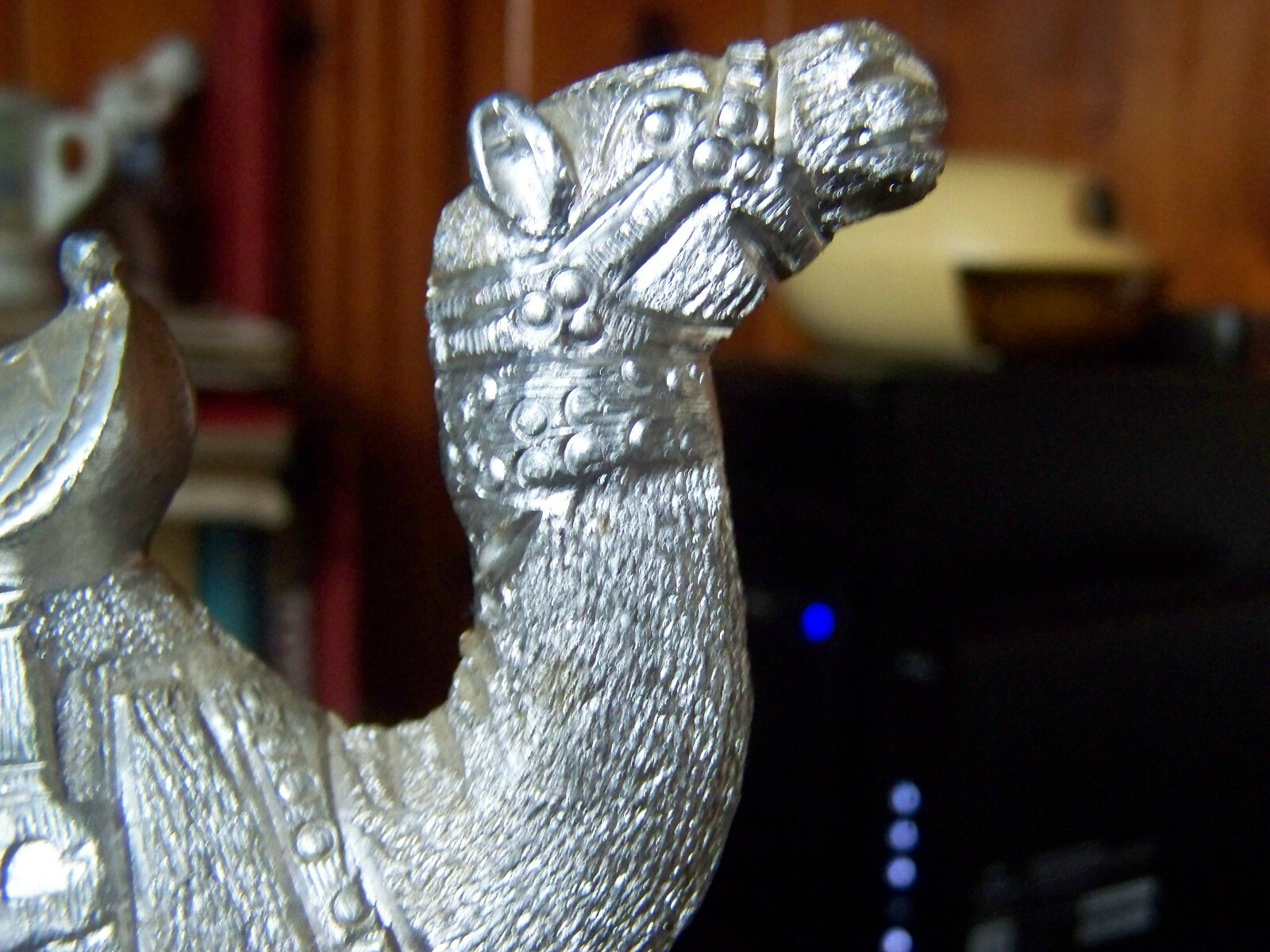 CAMEL Figurine 6 1/2 