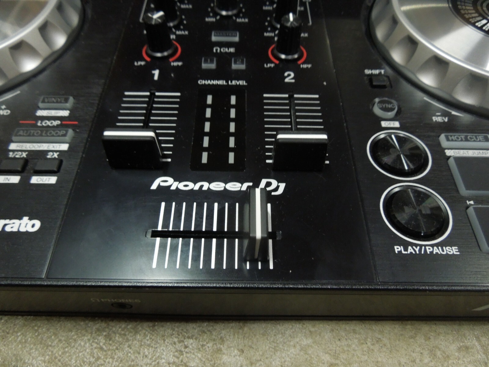 Pioneer DJ DDJ-SB3 Portable 2-Channel Serato DJ Lite Controller W/ Box