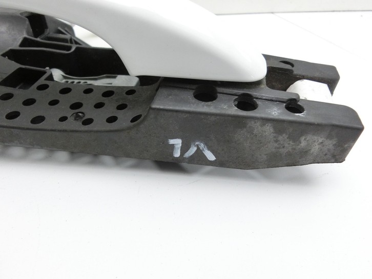 Audi A4 8K 07-11 Lim Türgriff Griff aussen Links Vorne LY9C Audi A4 8K 07-11 08.06.2009 8T0837205A gebraucht Vorschau 3