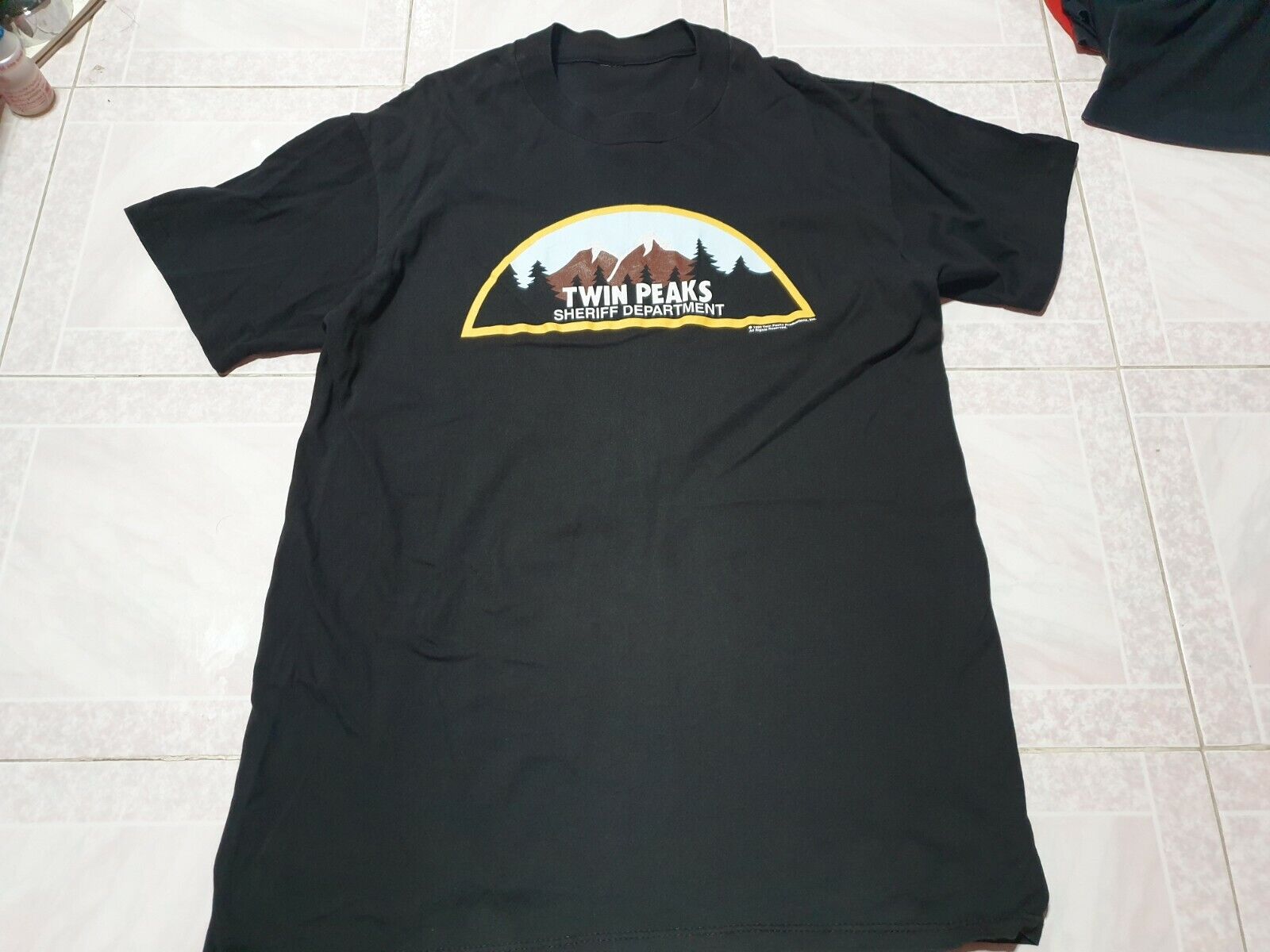 Vintage 90s Twin Peaks Vintage 90s Twin Peaks
