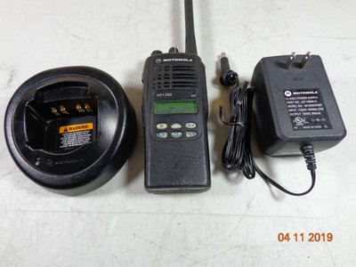MOTOROLA HT1250 VHF 136-174 MHz Radio with Speaker Mic Model AAH25KDH9AA5AN. Buy it now for 99.95