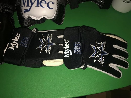 Mylec Player’s Hockey Set Gloves, Shin Pads, Elbow Pads, Water Bottle Small