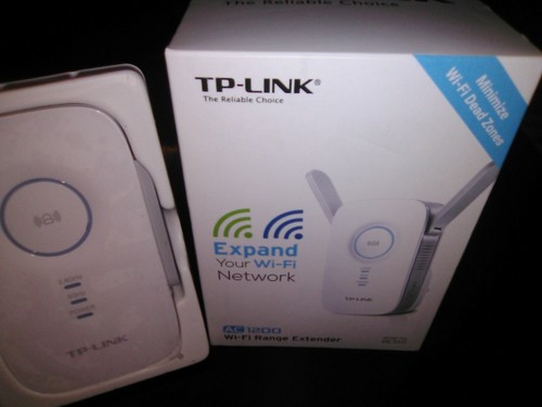 Brand New TP-Link AC1200 WiFi Range Extender (RE350)