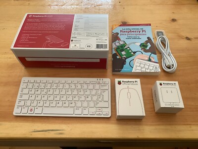 Raspberry Pi 400, 4GB RAM, 16GB SD Card, Mouse, US Power Supply, Spanish Guide