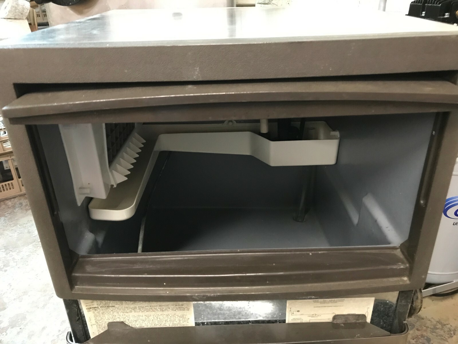 Undercounter Icemaker