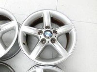 BMW E91 3er 320i 06-08 4x Felgen Alufelgen 5X120 7X16Zoll ET47 BMW E91 3er 320i 06-08 28.02.2006 1094505 gebraucht Vorschau 5