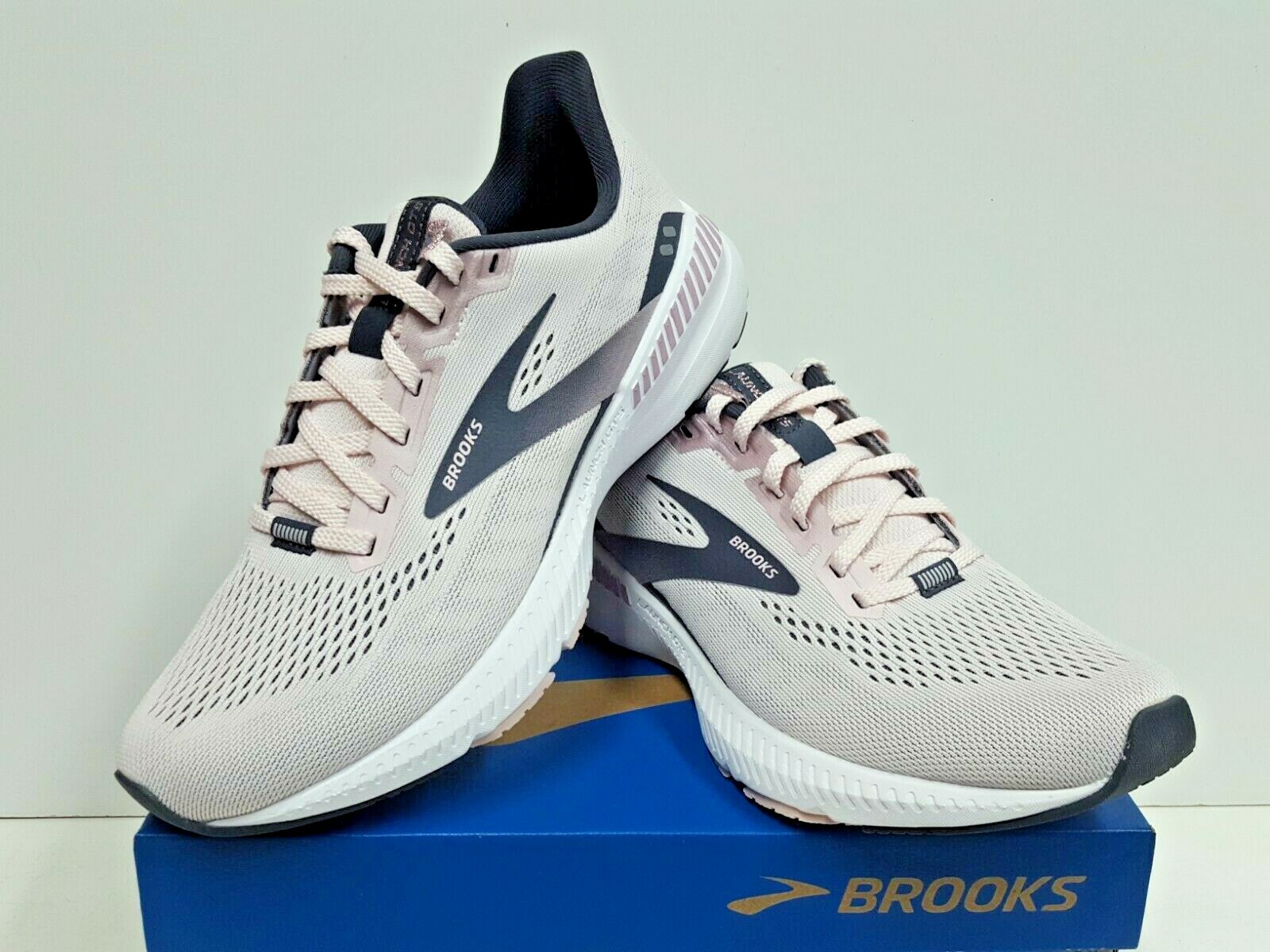 brooks launch 8 women's