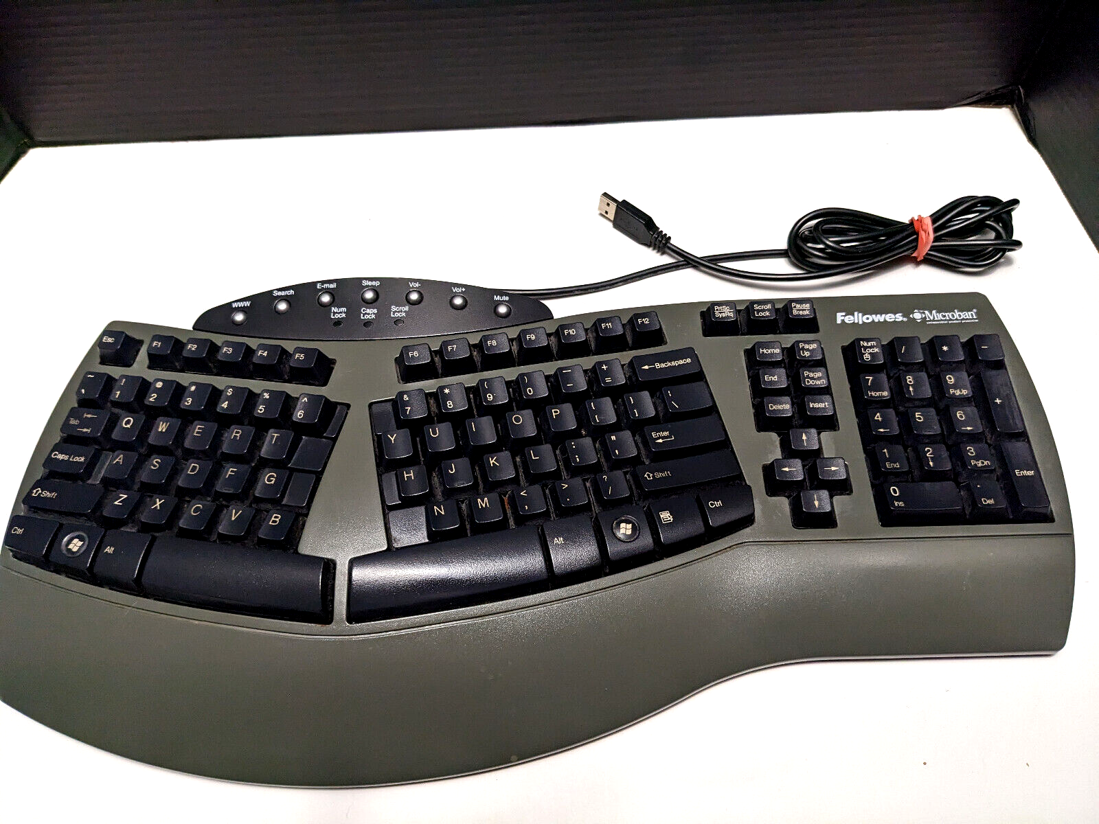 FELLOWES MICROBAN ERGONOMIC WIRED USB COMPUTER PC  KEYBOARD 