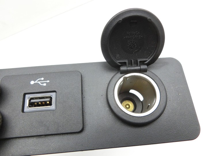 Ford Mondeo 5 V 14-19 USB Buchse Anschluss 12V Steckdose  - Bild 6