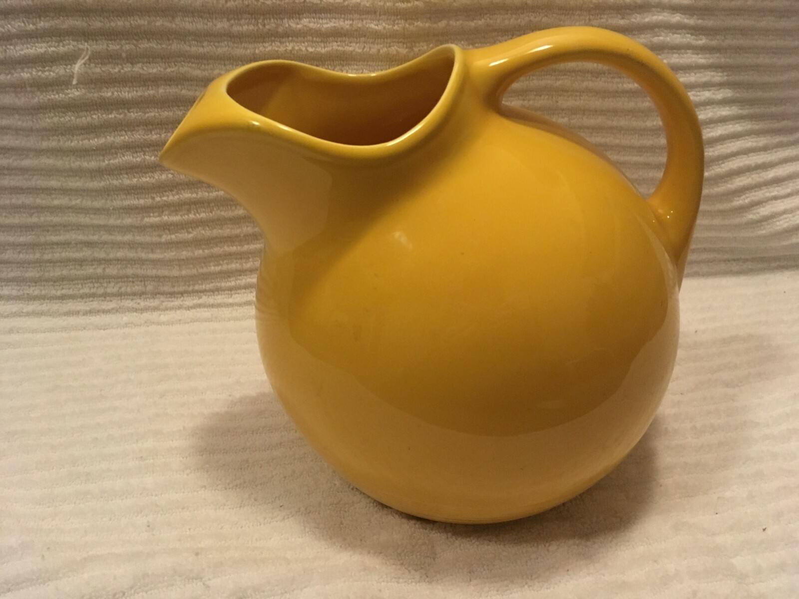 Harlequin Fiesta Homer Laughlin original large ball jug pitcher Ice Yellow 80 oz
