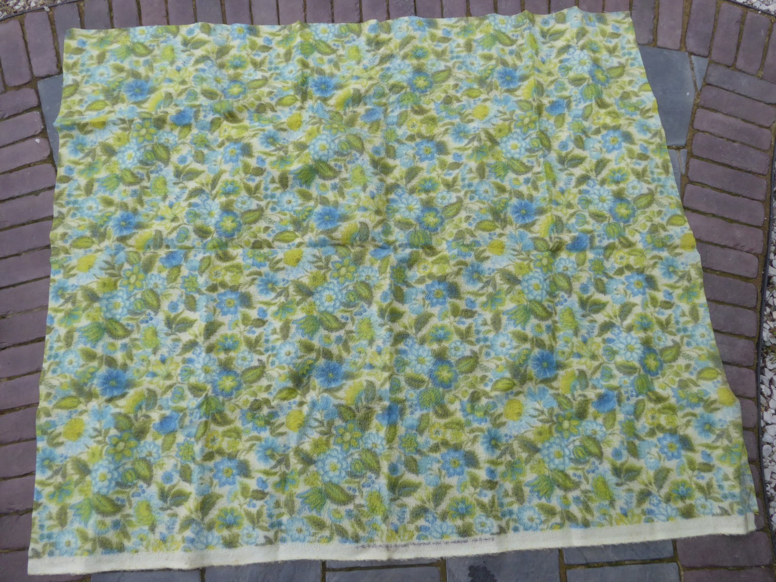 Vtg Screen Printed Savalux Fabric Burlap? Upholstery Flower Power Garielle Cie