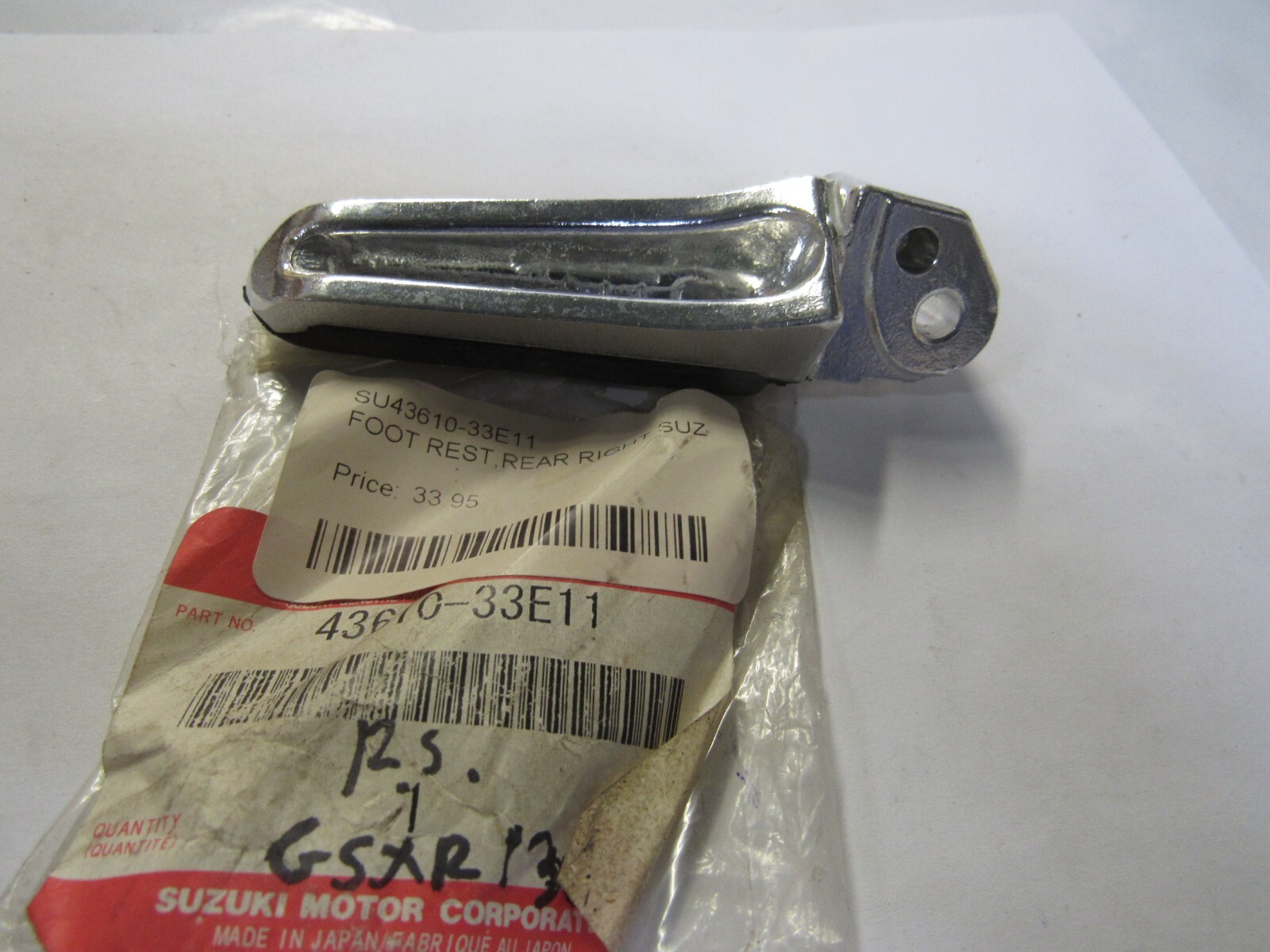 ロビンフット Suzuki GSX1300R Hayabusa 99-07 right rear footrest bar foot
